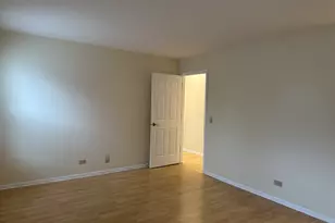 1250 N Streamwood Ln, Vernon Hills, IL 60061 - Photo 11