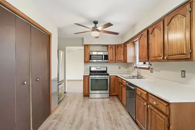 517 Hawthorne Lane, Peotone, IL 60468 - Photo 7