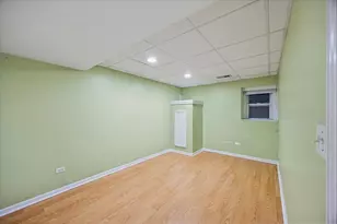 8909 Silverdale Dr, Orland Park, IL 60462 - Photo 25