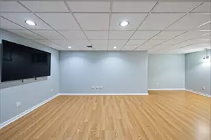 8909 Silverdale Dr, Orland Park, IL 60462 - Photo 23