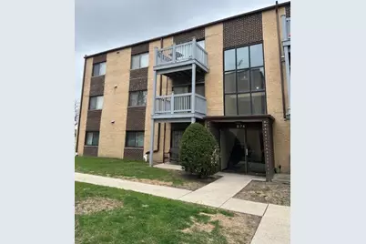 674 Pinecrest Drive #203, Prospect Heights, IL 60070 - Photo 1