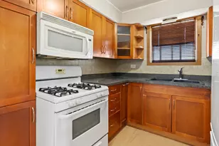 8059 W 84th St, Justice, IL 60458 - Photo 5