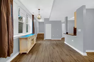 4343 N Sacramento Ave, Chicago, IL 60618 - Photo 11