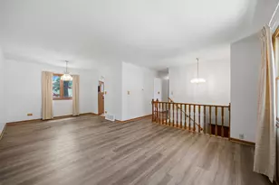 2713 Ravinia Ln, Woodridge, IL 60517 - Photo 7