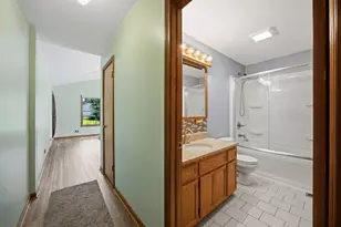2713 Ravinia Ln, Woodridge, IL 60517 - Photo 17