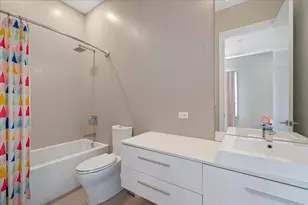 2027 W Belmont Ave, Chicago, IL 60618 - Photo 19