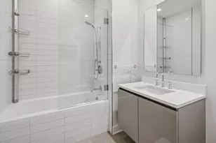 360 W Erie St, Chicago, IL 60654 - Photo 19