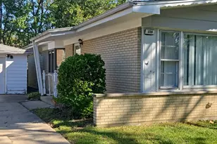 220 N Park Dr, Glenwood, IL 60425 - Photo 3