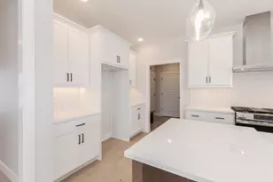 5214 Belvedere Dr, Bloomington, IL 61705 - Photo 15