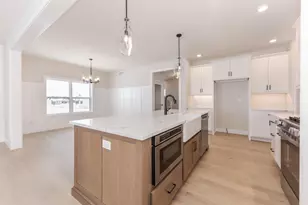 5214 Belvedere Dr, Bloomington, IL 61705 - Photo 13