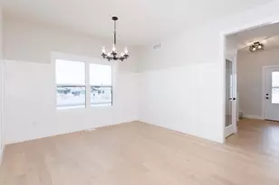 5214 Belvedere Dr, Bloomington, IL 61705 - Photo 7