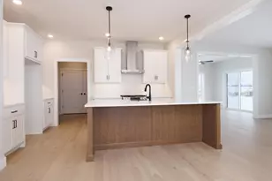 5214 Belvedere Dr, Bloomington, IL 61705 - Photo 9