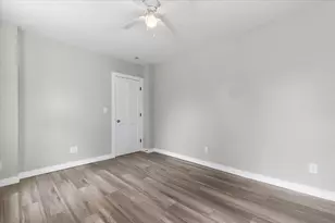 2409 Gilboa Ave, Zion, IL 60099 - Photo 17