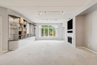 445 Village Green Court #201, Lincolnshire, IL 60069 - Photo 9