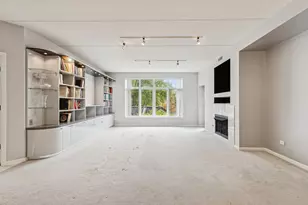 445 Village Green Ct, Lincolnshire, IL 60069 - Photo 9