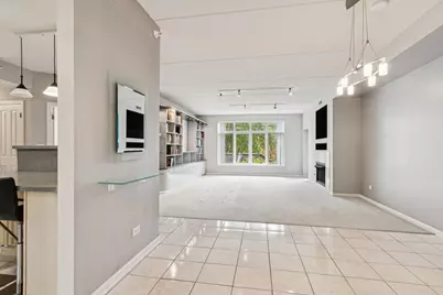 445 Village Green Court #201, Lincolnshire, IL 60069 - Photo 5