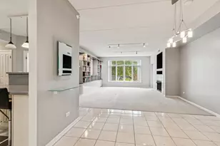 445 Village Green Ct, Lincolnshire, IL 60069 - Photo 5