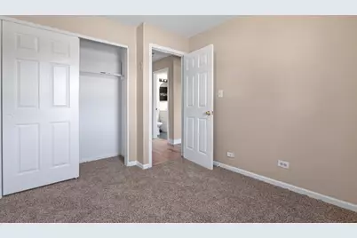 2101 S 4th Avenue #B, Maywood, IL 60153 - Photo 9