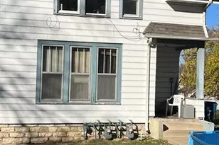 913 W 4th St, Dixon, IL 61021 - Photo 3