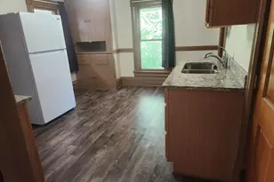 913 W 4th St, Dixon, IL 61021 - Photo 5