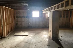 10734 S Langley Ave, Chicago, IL 60628 - Photo 11