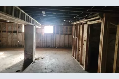 10734 S Langley Avenue, Chicago, IL 60628 - Photo 9