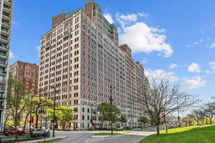 3240 N Lake Shore Dr, Chicago, IL 60657 - Photo 1