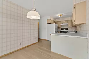 1150 Coventry Ln, Bolingbrook, IL 60440 - Photo 9