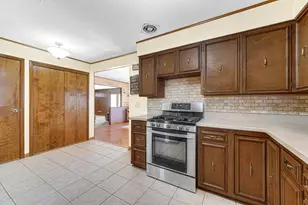 3109 190th St, Lansing, IL 60438 - Photo 3