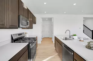 357 Red Oak Cir, Volo, IL 60020 - Photo 5