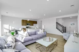 357 Red Oak Cir, Volo, IL 60020 - Photo 3