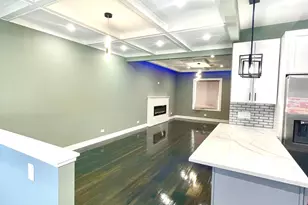 7042 S Eberhart Ave, Chicago, IL 60637 - Photo 9