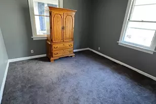 527 Ashland Ave, Elgin, IL 60123 - Photo 5