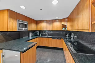 950 N Michigan Ave, Chicago, IL 60611 - Photo 17