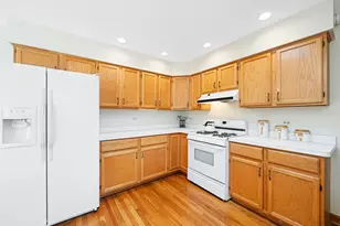 16139 Lake Villa Ave, Tinley Park, IL 60477 - Photo 9