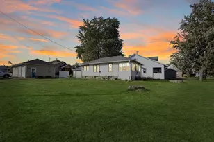 1902 Chicago Ave, Savanna, IL 61074 - Photo 23