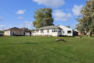 1902 Chicago Ave, Savanna, IL 61074 - Photo 25