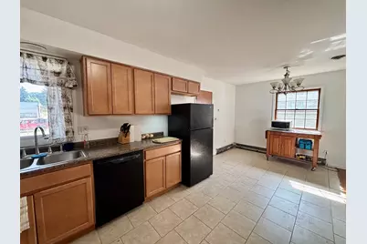 911 Kenmore Road, Rockford, IL 61108 - Photo 7