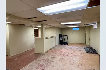 911 Kenmore Road, Rockford, IL 61108 - Photo 21