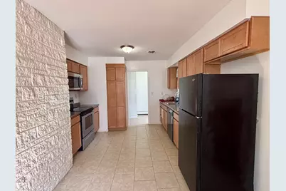 911 Kenmore Road, Rockford, IL 61108 - Photo 5