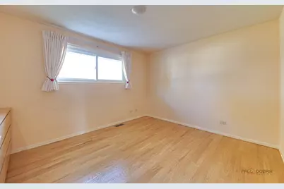 1914 Capital Court, Schaumburg, IL 60193 - Photo 9