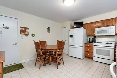 2714 Whitlock Drive, Darien, IL 60561 - Photo 9