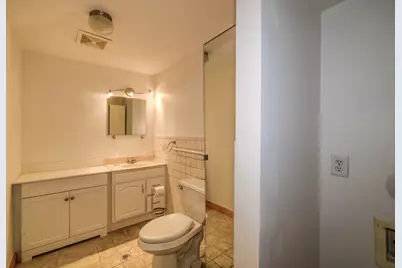 60 S Broadway Avenue, Aurora, IL 60505 - Photo 9