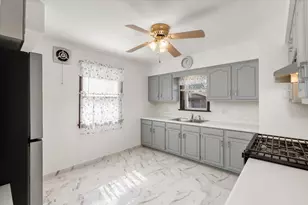 5152 S Lawler St, Chicago, IL 60638 - Photo 9