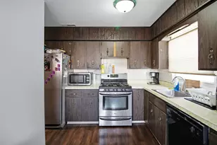 6611 W 83rd St, Burbank, IL 60459 - Photo 11