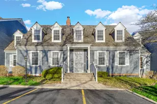 1624 W Colonial Pkwy, Inverness, IL 60067 - Photo 1