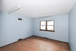 1326 Summit Dr, Schaumburg, IL 60193 - Photo 15