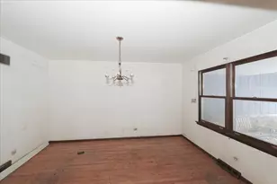 1326 Summit Dr, Schaumburg, IL 60193 - Photo 7