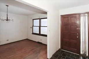 1326 Summit Dr, Schaumburg, IL 60193 - Photo 3