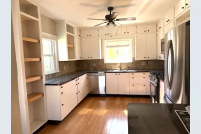 704 E 9th Street, Lockport, IL 60441 - Photo 7